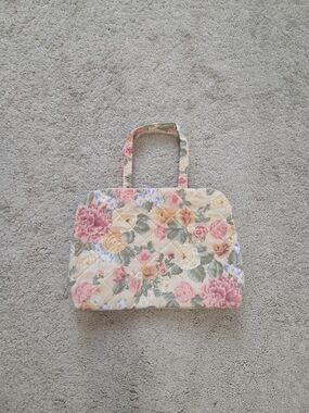 Vintage Quilted Floral Toiletrie Bag